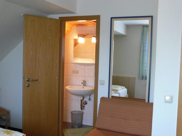 Pension Zur Einkehr Allersberg Exterior foto